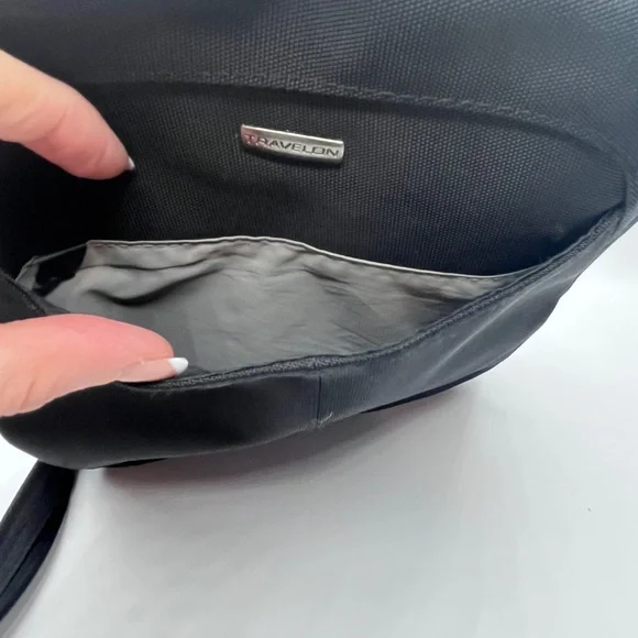 Travelon Anti-Theft Concealed Carry Slim Messenger Bag - Picture 3 of 16